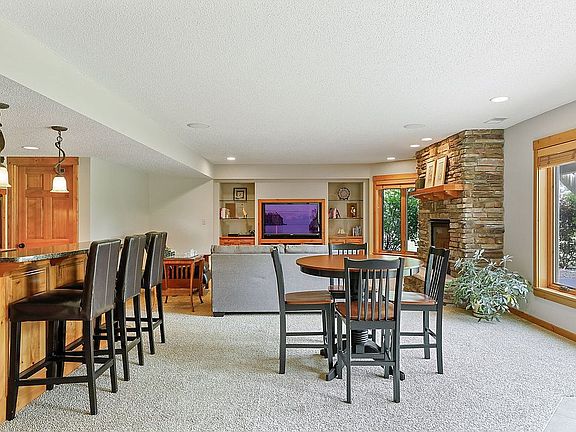 3rd image of 9730 Wellington Ln