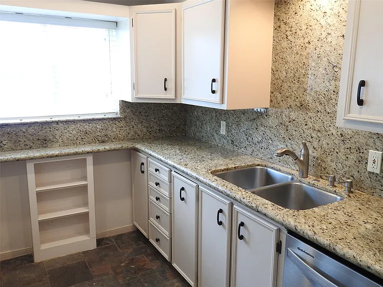 218 Stratford St #3 — Photo 13