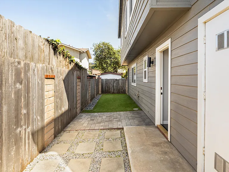1041 Longbranch Ave — Photo 25
