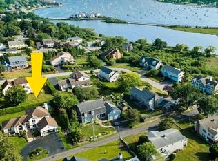 17 Sunnyside Ave, Bristol, RI 02809