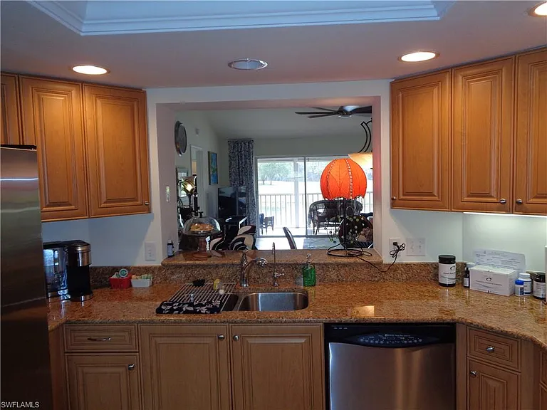 6270 Bellerive Ave #3 — Photo 16