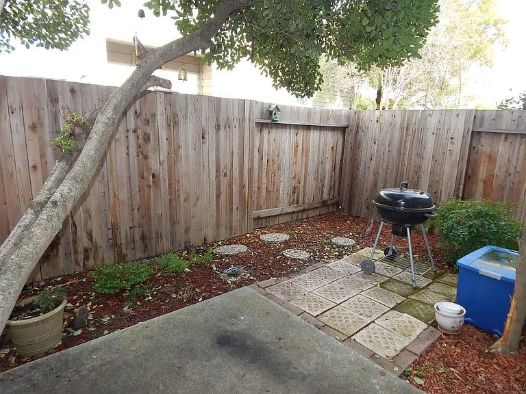 3141 Woods Cir — Photo 14
