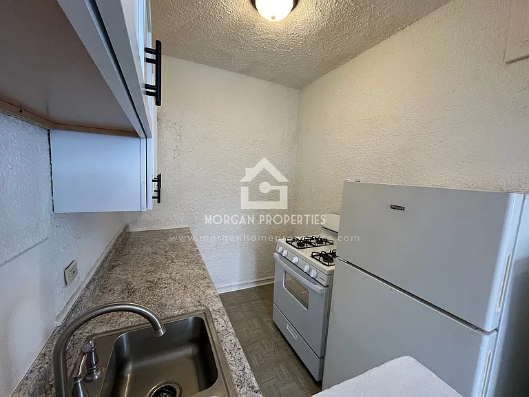 1231 W Walnut St — Photo 25