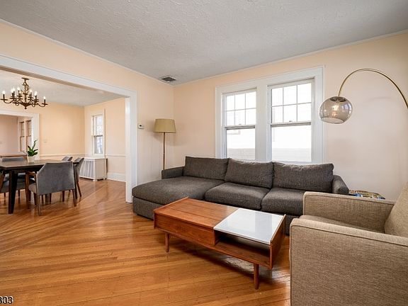 4th image of 29 S Mountain Rd