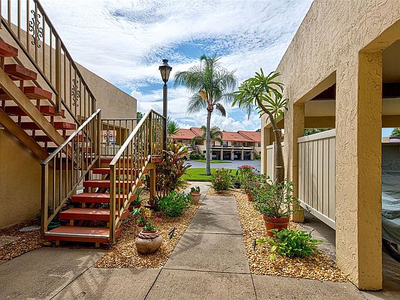 3rd image of 750 Avenida Estancia #151