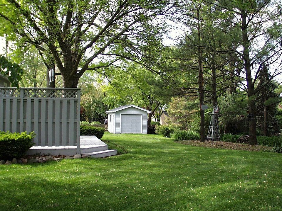 1/2 Acre yard
