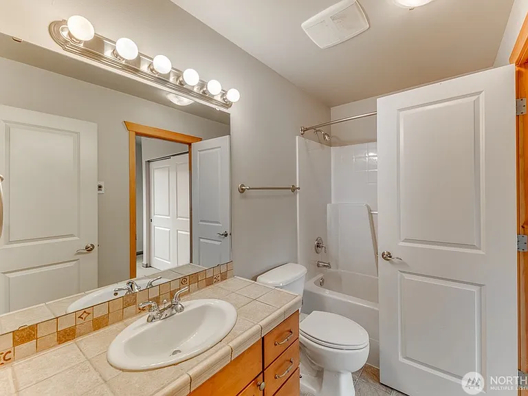 7510 Broadway #3 — Photo 18