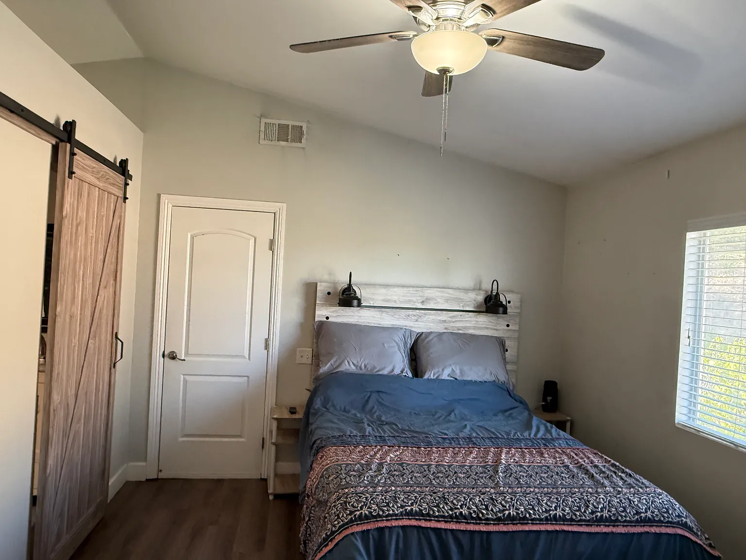 4 bed, 1975 sqft, $1,250 — Photo 2