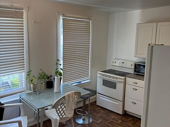 4th image of 54 Broad St