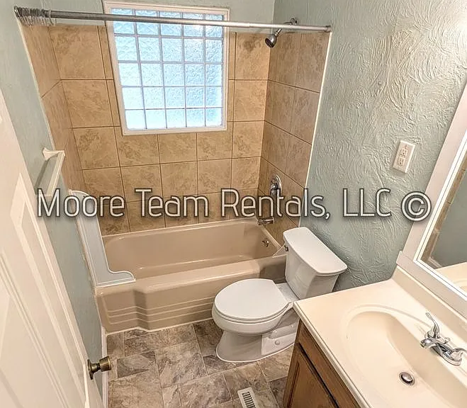 348 Browning Ave — Photo 11