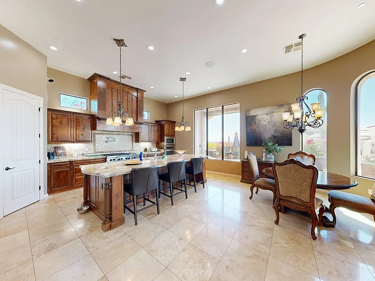 8724 E Regina Cir — Photo 11
