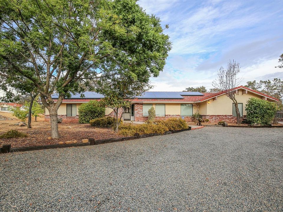 1st image of 29667 Meadow Ln