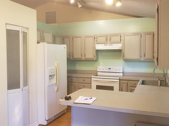 5th image of 3026 SE East Blackwell Drive
