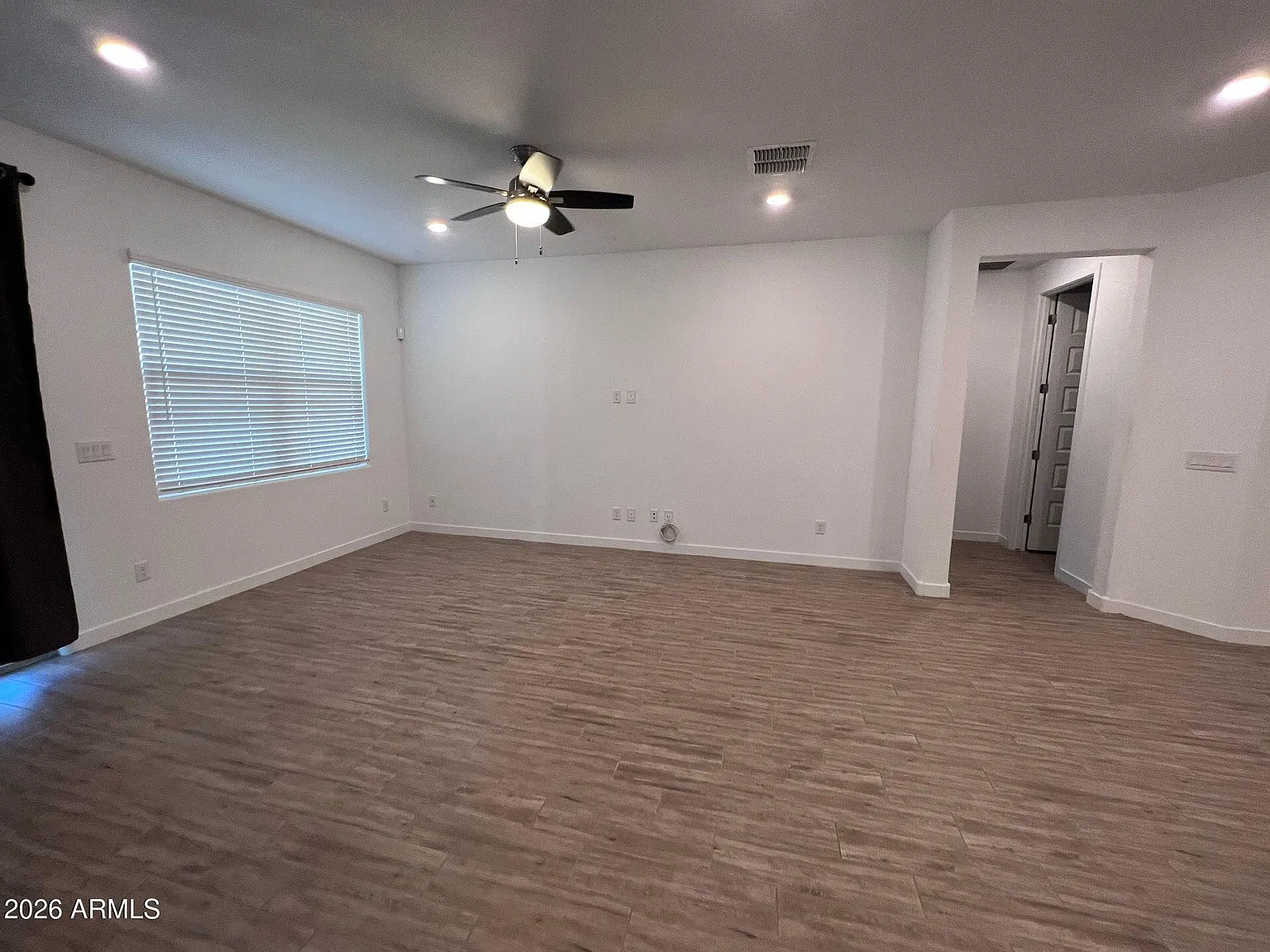 4 bed, 3.0 bath, 2264 sqft, $2,550 — Photo 4