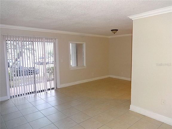 2nd image of 609 Fenton Pl Unit 101