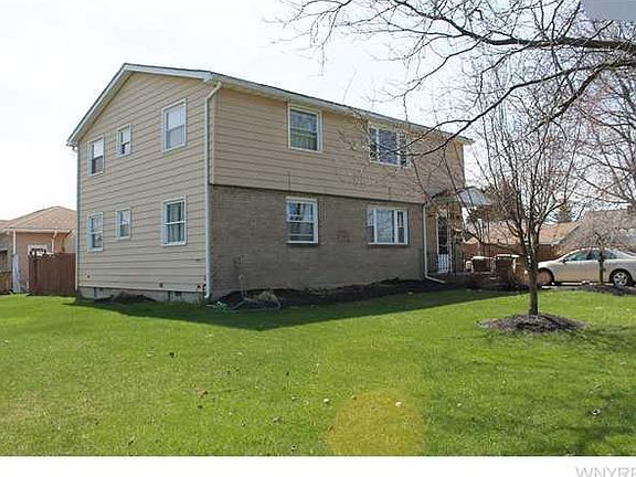 3rd image of 92 Fradine Dr