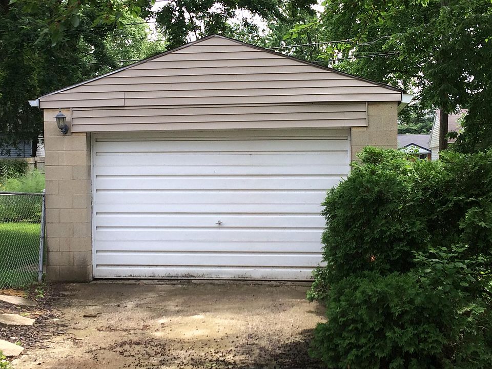 2nd image of 190 Prince Of Wales Dr