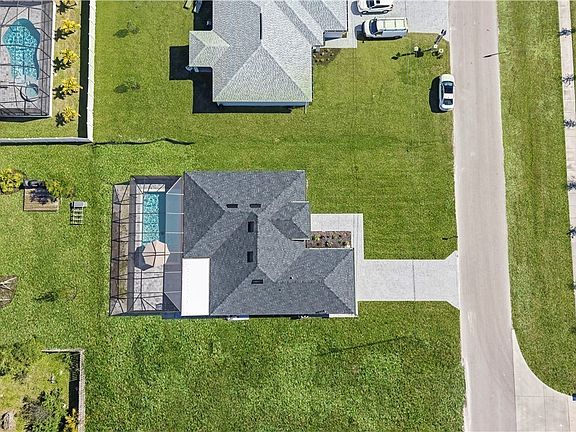 5th image of 2817 SW 3rd St