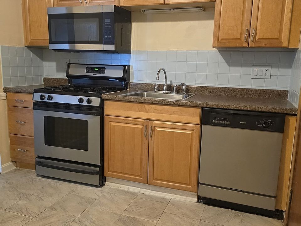 1st image of 70 Mudge St #8