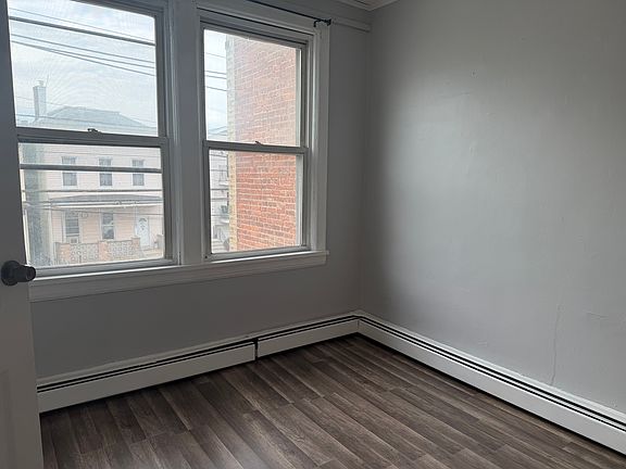 4th image of 211 Garfield Ave APT 3