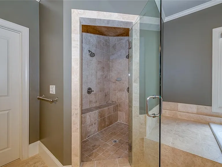 950 Glengate Pl — Photo 54