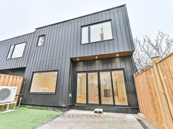 995 Dufferin St, Toronto, ON M6H 4B2