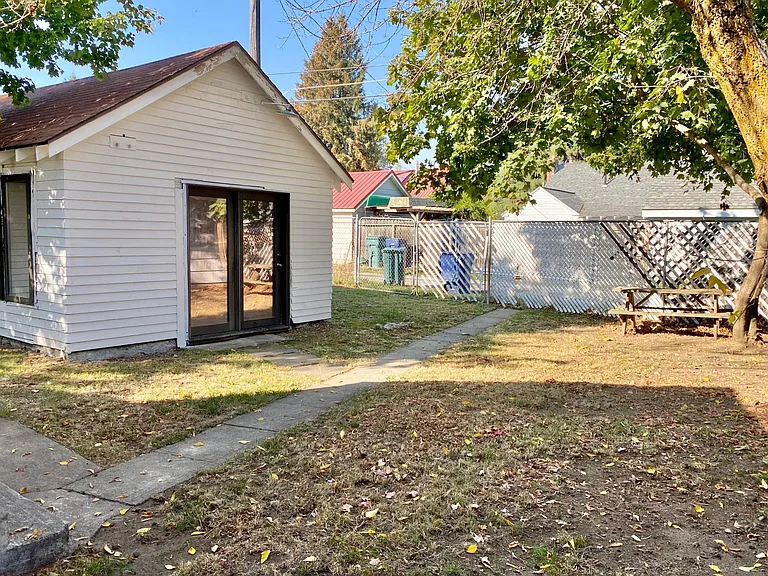 1409 E Pennsylvania Ave — Photo 24