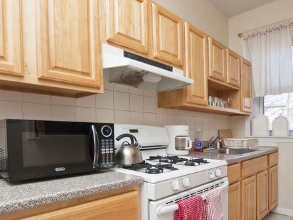 1st image of 1081 Bergen St APT 2