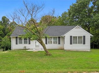 6806 N Brookside Rd, Liberty, MO 64068