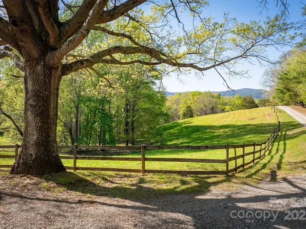 1414 Merry Heart Ln, Nebo, NC 28761