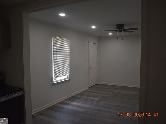 3rd image of 881 Poppy Ave