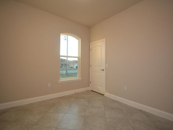 2nd image of 33A Louisiana Dr