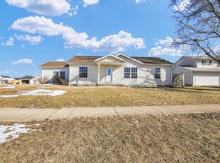 1404 Greenridge Dr, Urbana, IL 61802