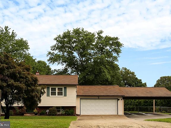 3rd image of 1300 Alta Vista Dr