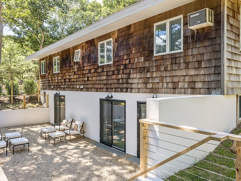 82 Springy Banks Rd — Photo 21