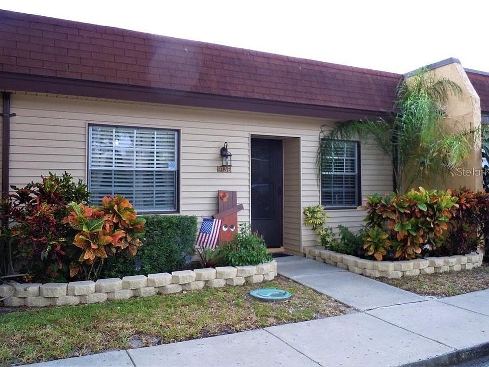 1st image of 9136 Oakwood Ln #9136