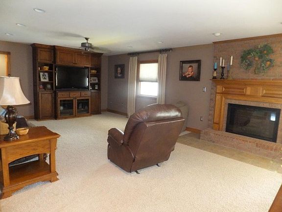 3rd image of 1000 County Road 182