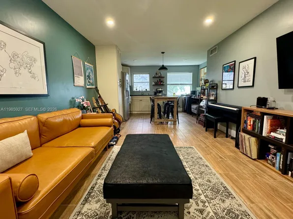 2840 Taylor St APT 28, Hollywood, FL 33020