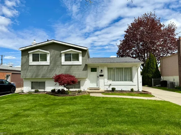 1250 W Elmwood Ave, Clawson, MI 48017