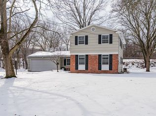 5 Laureldale Dr, Pittsford, NY 14534