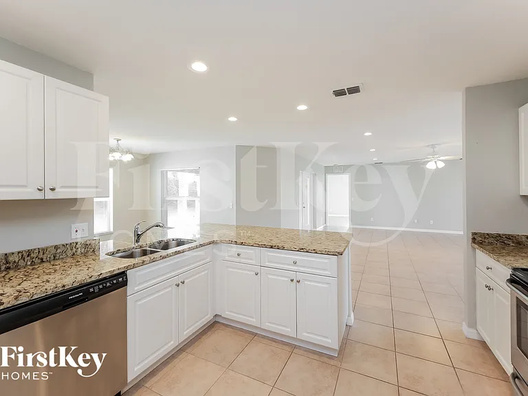 12557 Willmington Blvd — Photo 8