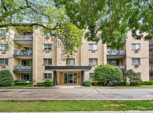 1340 W Touhy Ave APT 106, Chicago, IL 60626