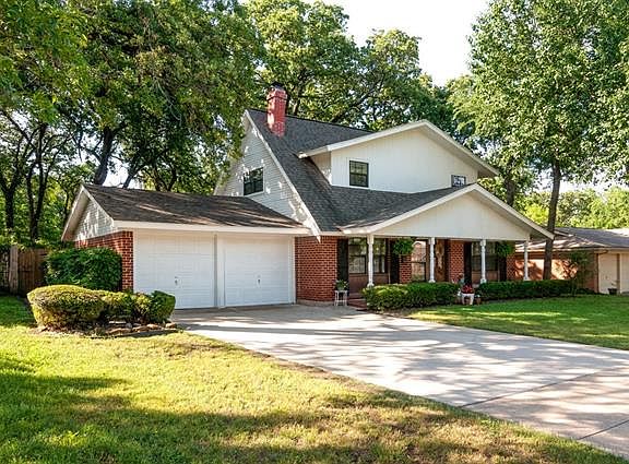 2nd image of 913 Oakwood Dr