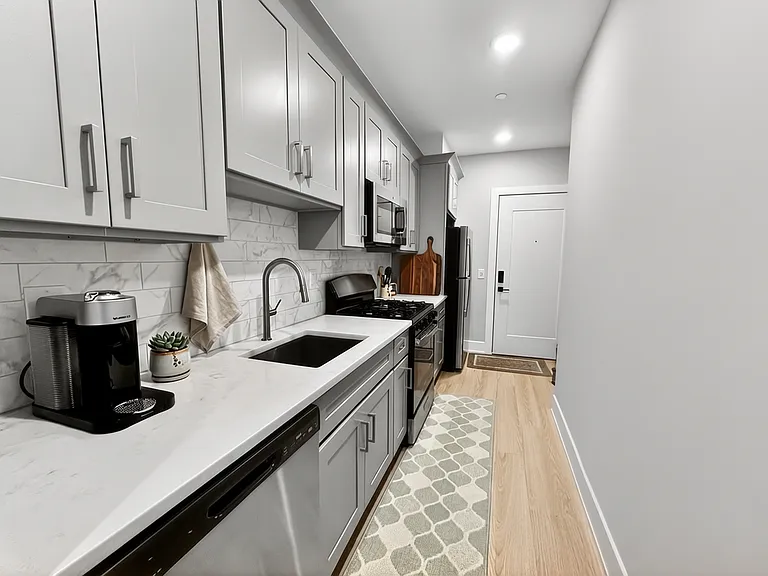 53 High St #401 — Photo 3
