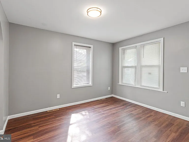 1344 Princeton Ave — Photo 9