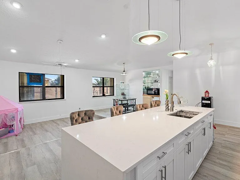 434 SW Jeanne Ave — Photo 27