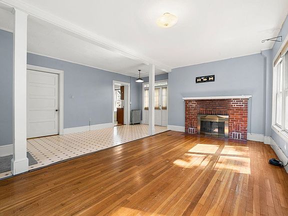 5th image of 392 Donald Street