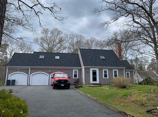 10 Greenway Cir, Sandwich, MA 02563