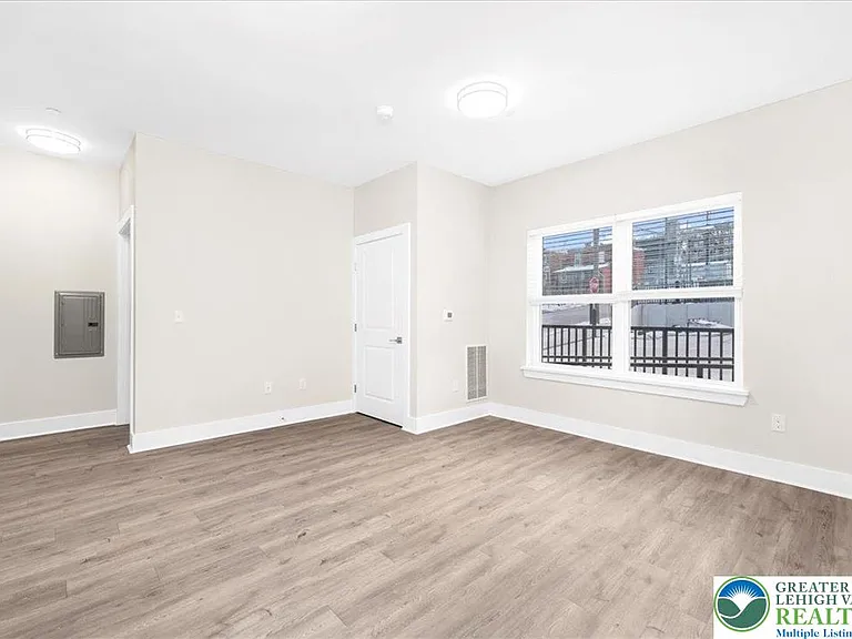 410 William St #102 — Photo 15