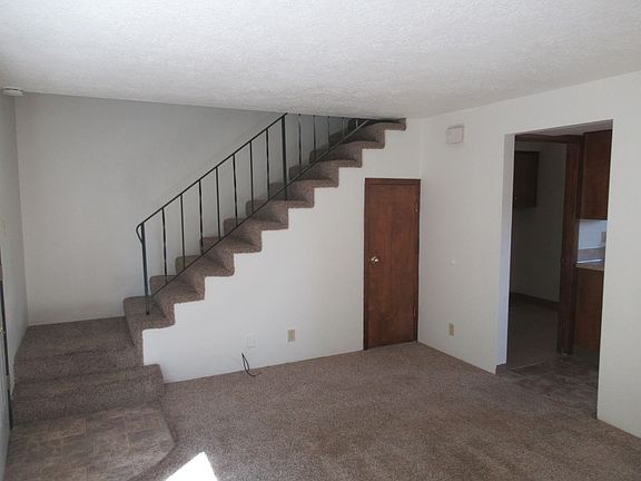 3rd image of 174 Stoneway Dr NW APT B